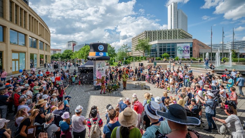 Kulturhauptstadt-Sponsor AIDA präsentiert Erlebniswelt zum 8. Chemnitzer Hutfestival 