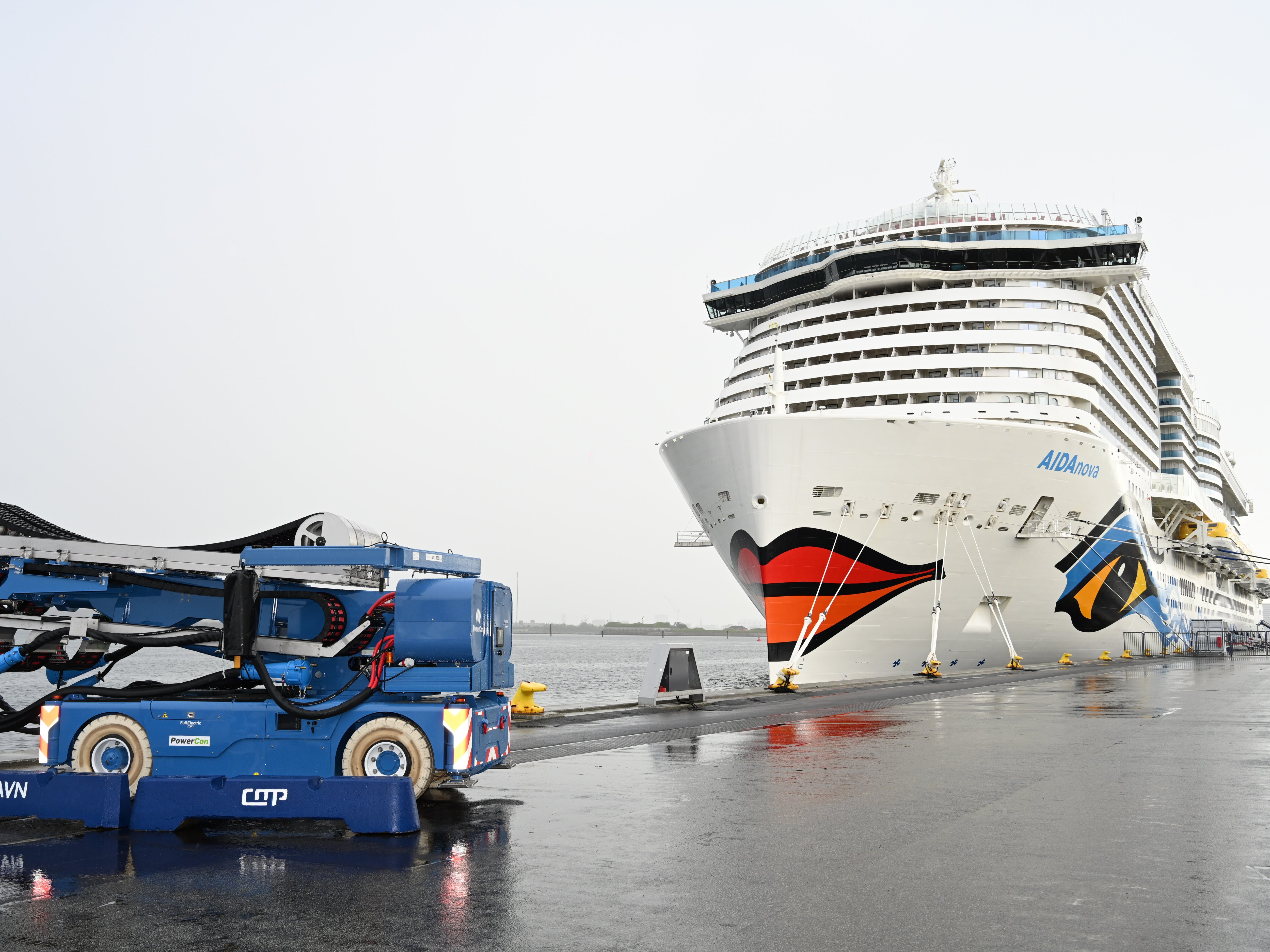 Copenhagen_shore_power_opening_AIDAnova1.JPG