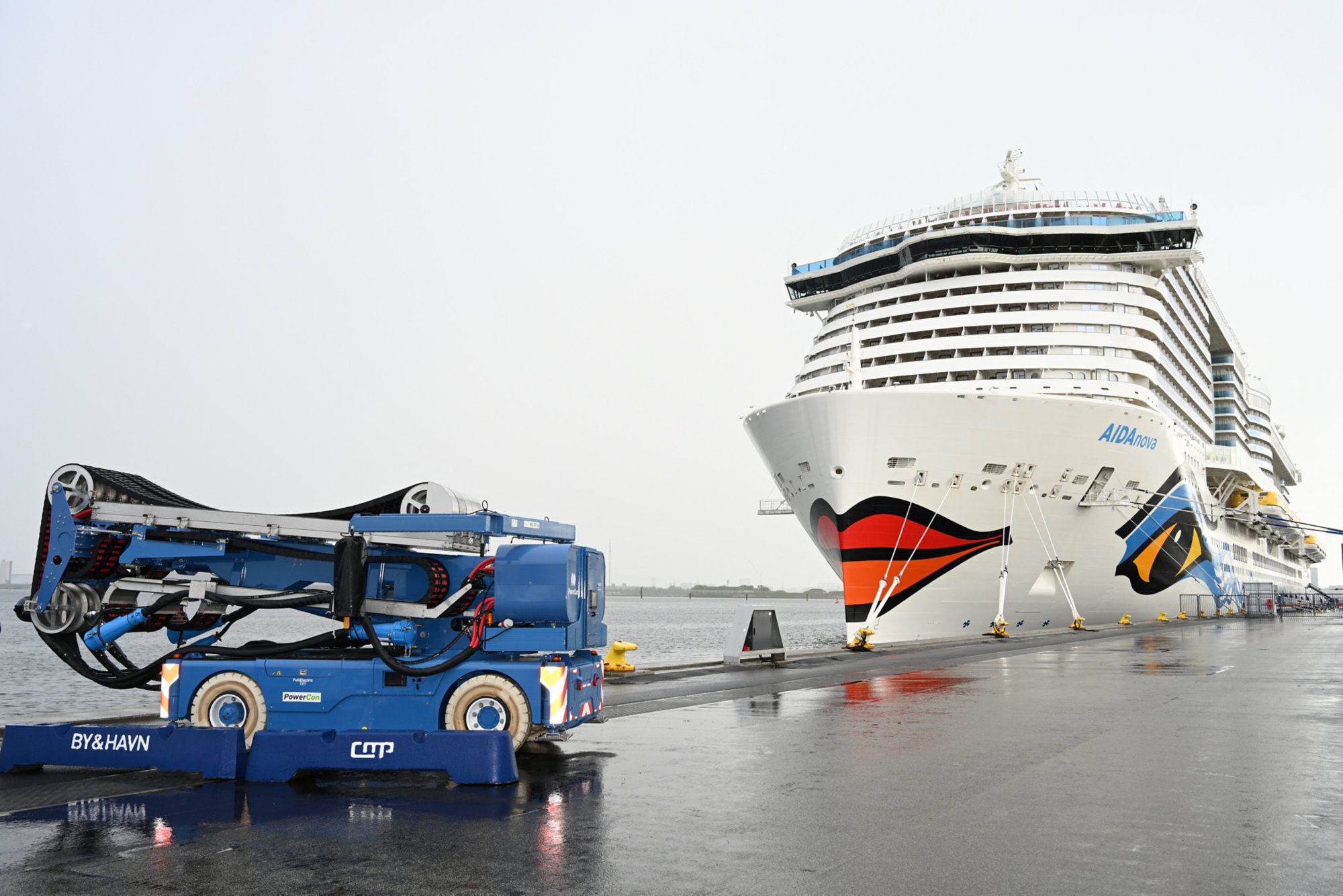 Kopenhagen setzt auf Landstrom: AIDAnova als erstes Kreuzfahrtschiff am Netz