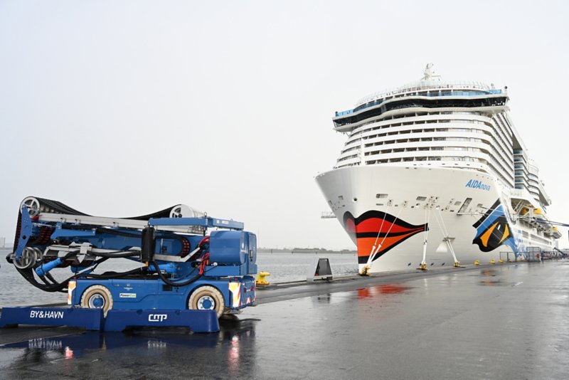 Kopenhagen setzt auf Landstrom: AIDAnova als erstes Kreuzfahrtschiff am Netz