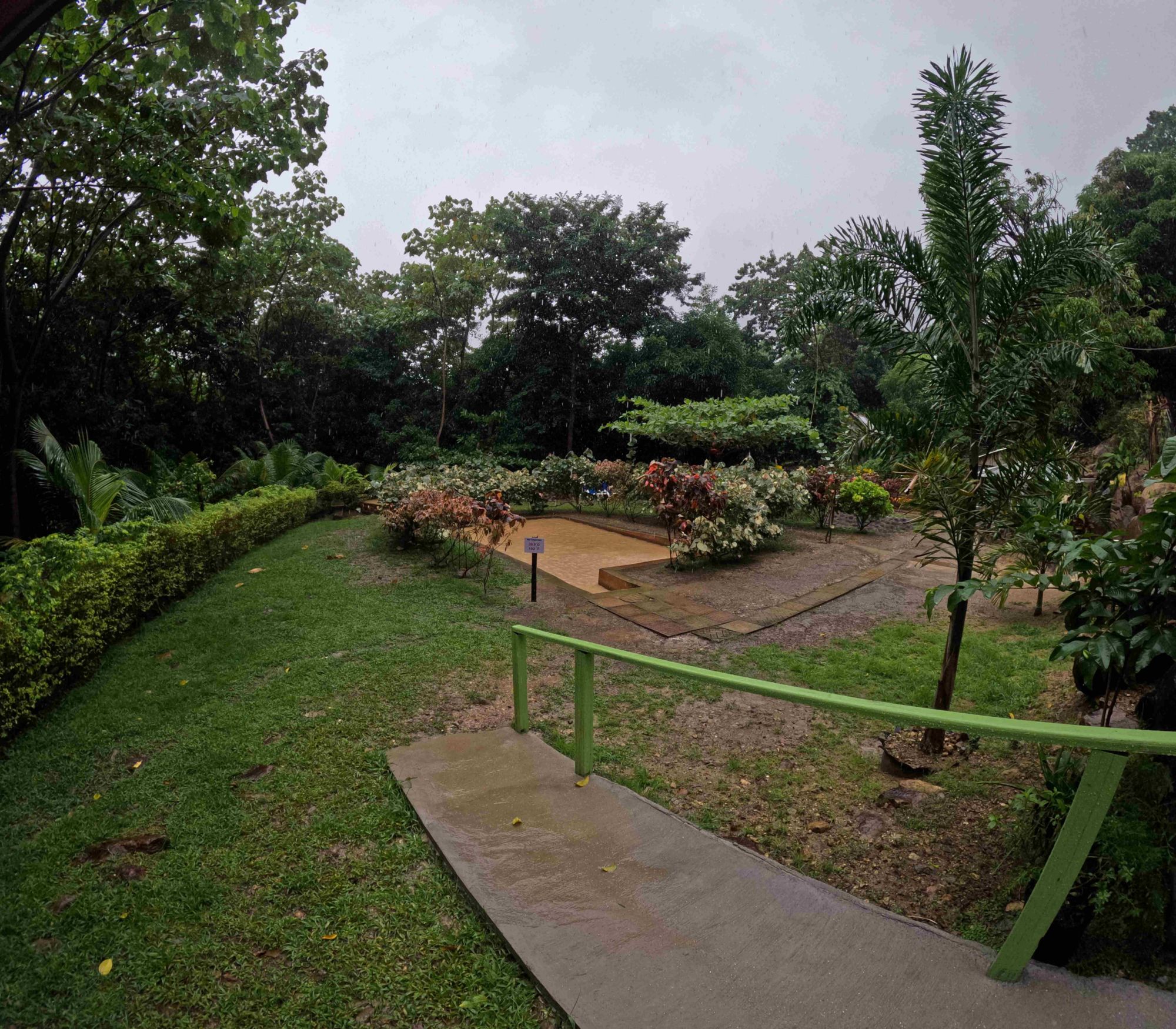 DOR04_HOTSPRINGS_001.JPG