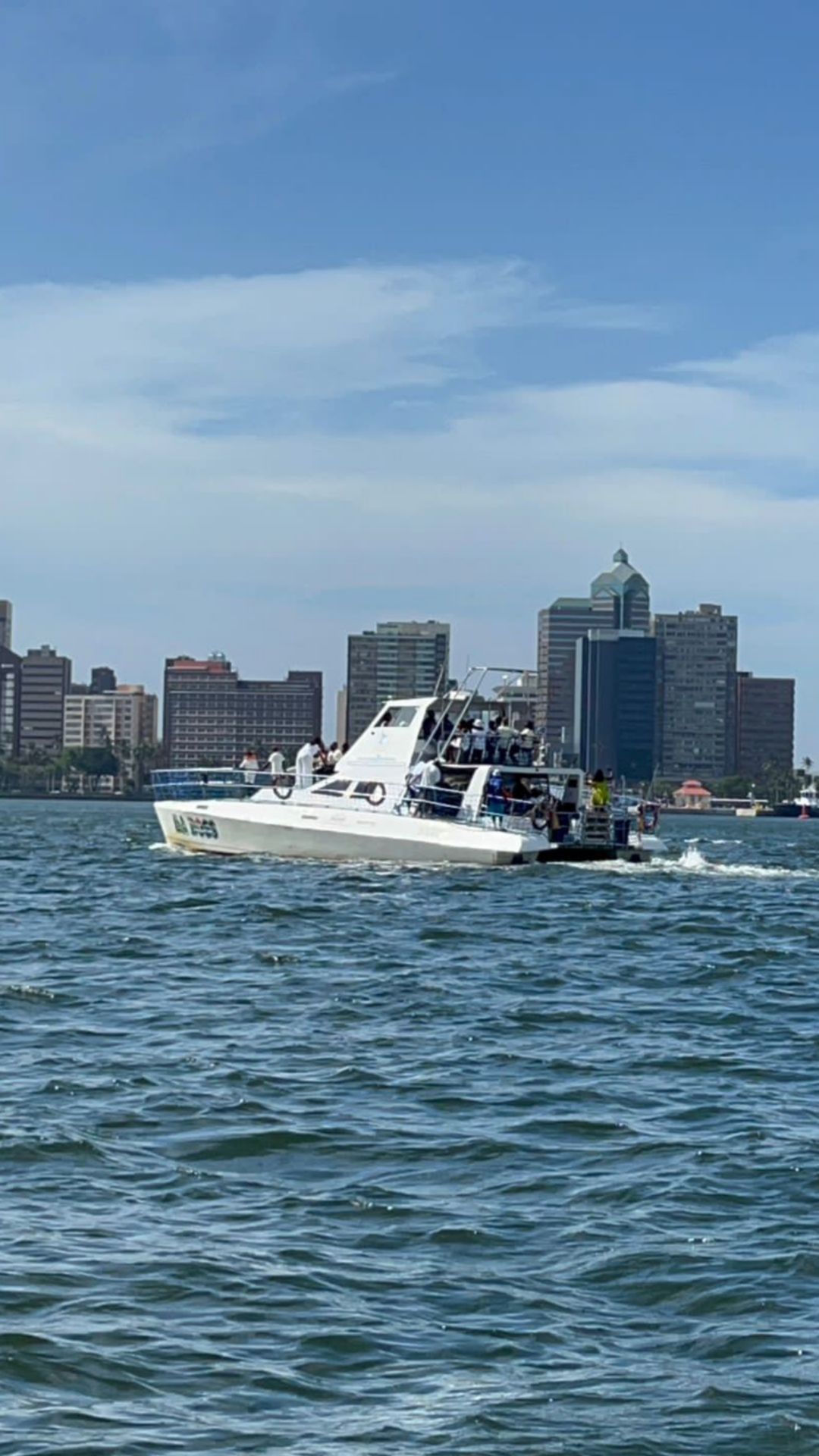 DUR28_Akorn_2026_WilsonWarfboatcruise_004.jpg