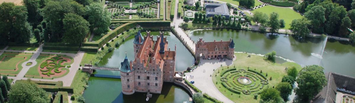 FRC03-Egeskovcastlefromtheair.jpg