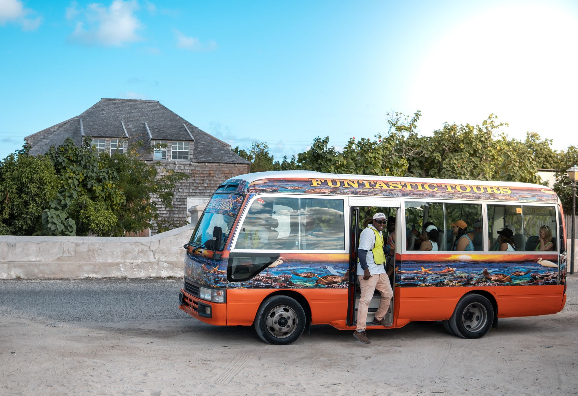 GDT13_Bus_Coverley_House_2019_FuntasticTours_Company_quer.jpg
