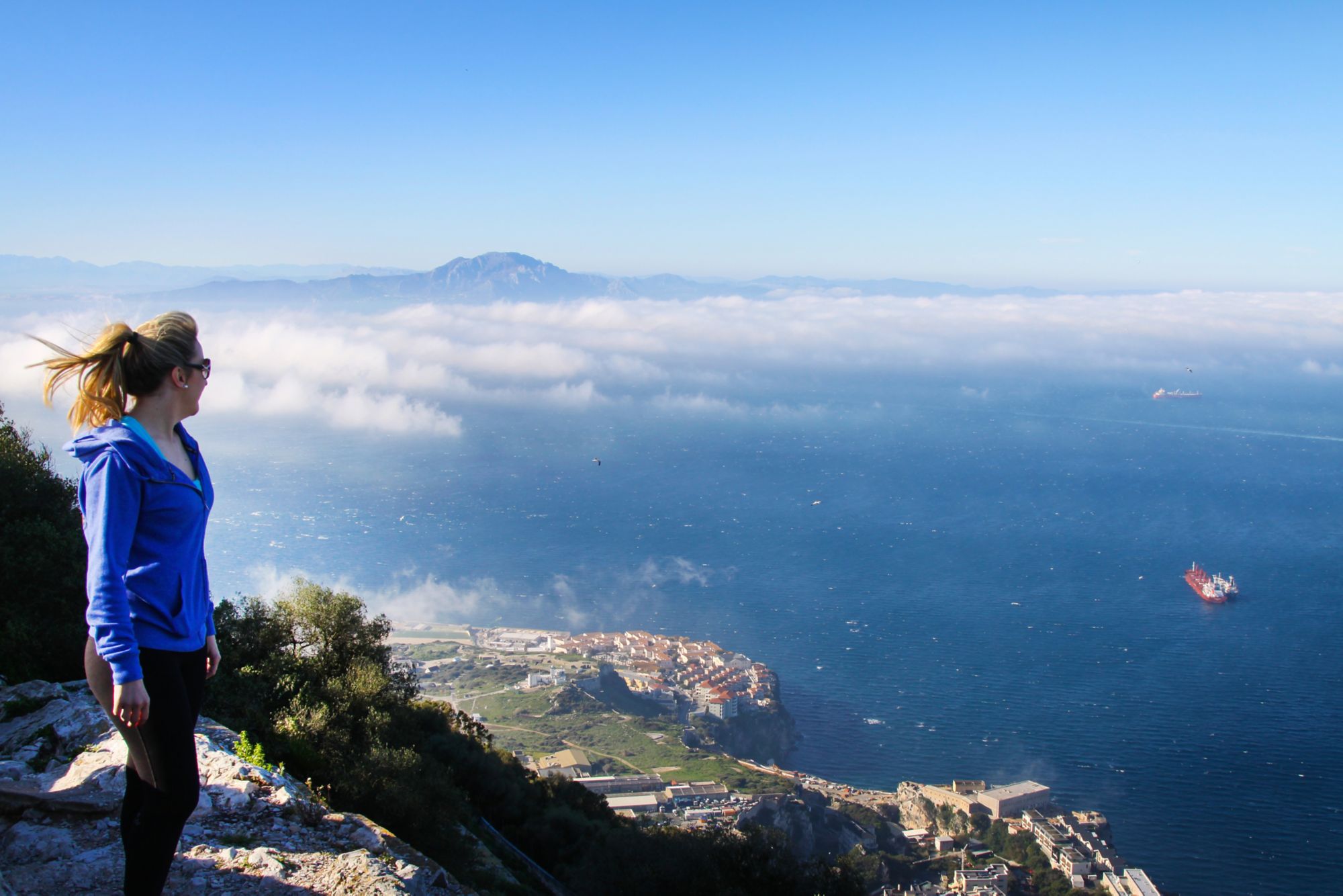 Den Felsen von Gibraltar zu Fuß erklimmen