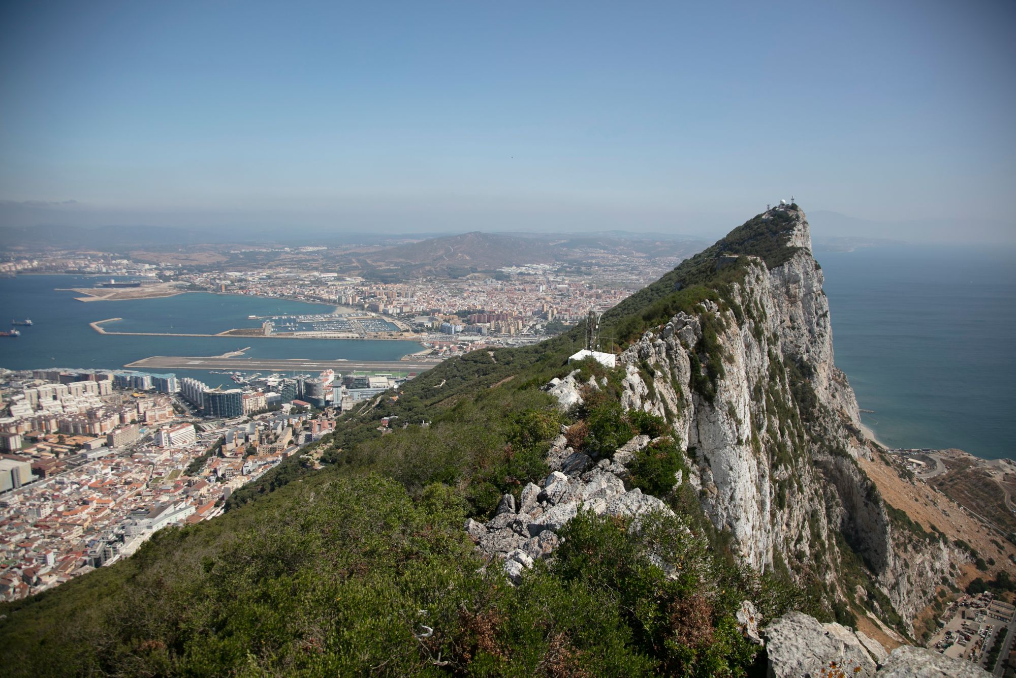GIB99_TopoftheRockview_MHBland_2025_006.jpg