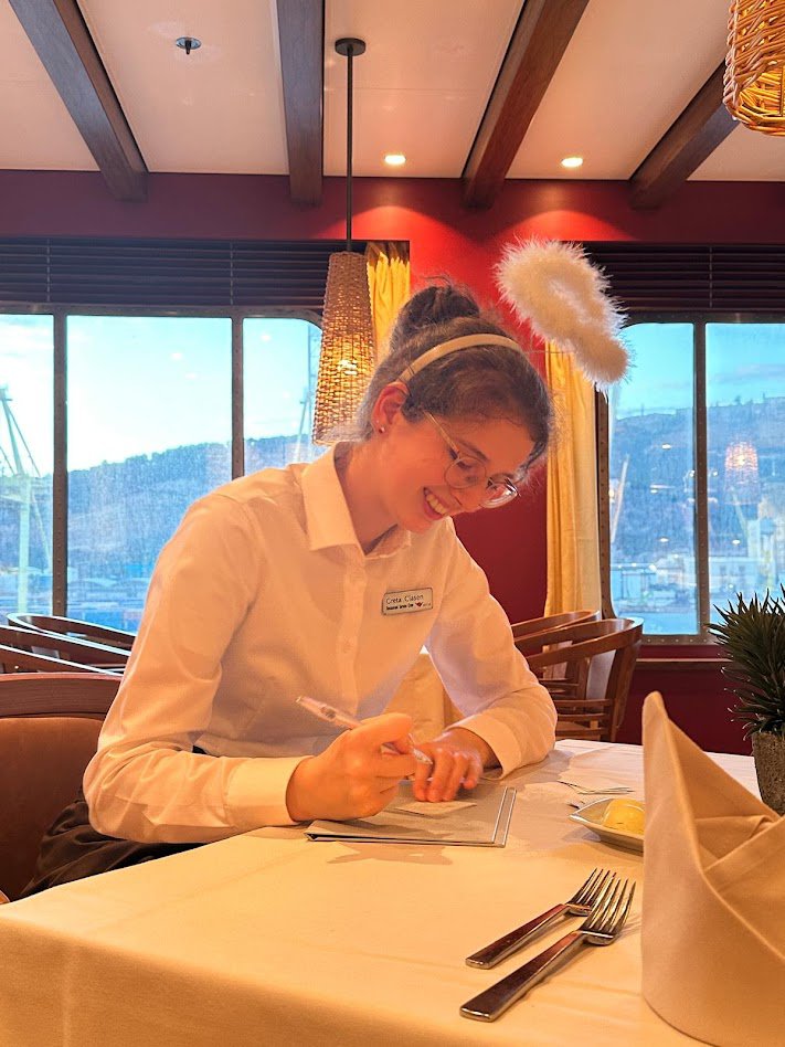 AIDA Mitarbeiter im Restaurant