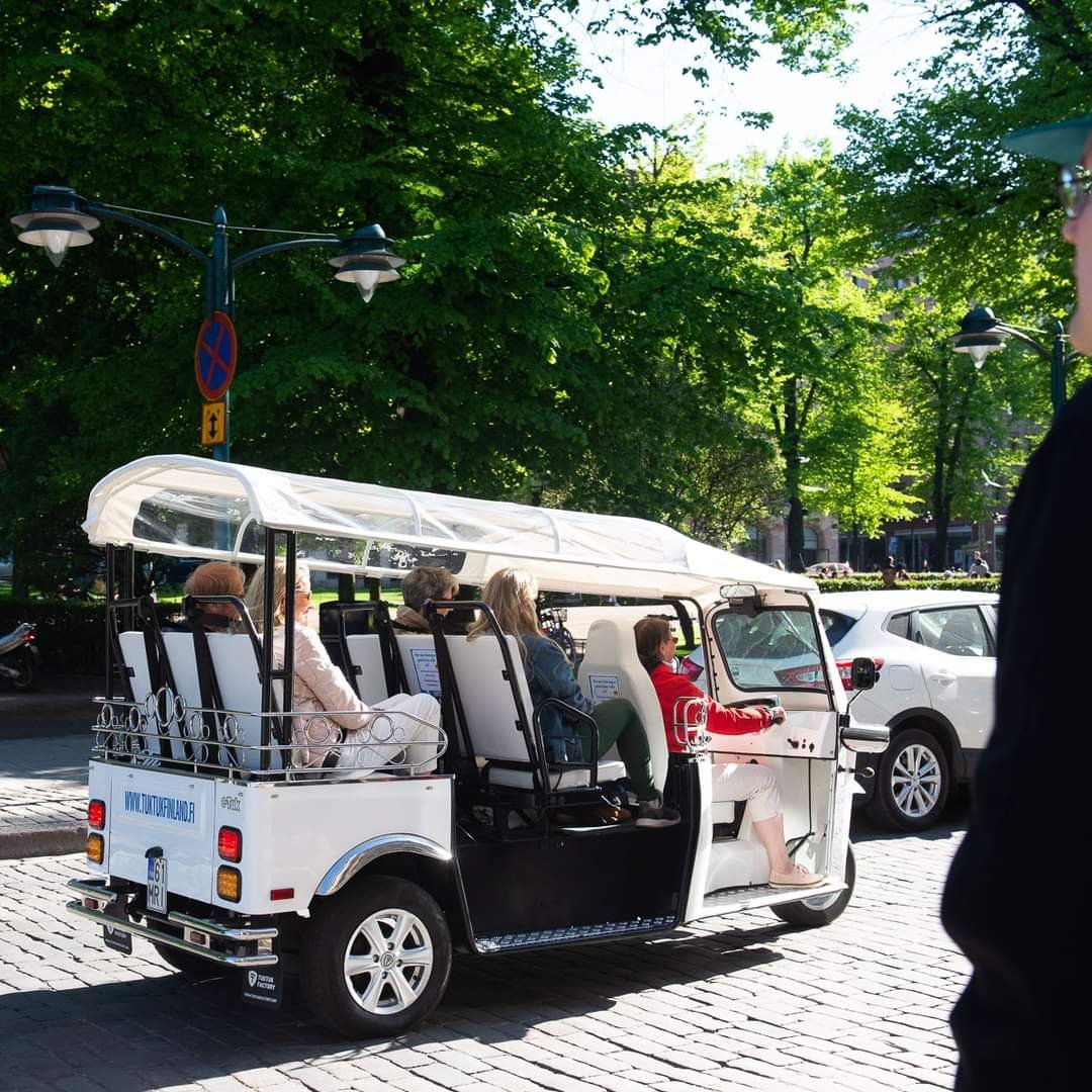 Tuk-Tuk-Fahrt durch Helsinki