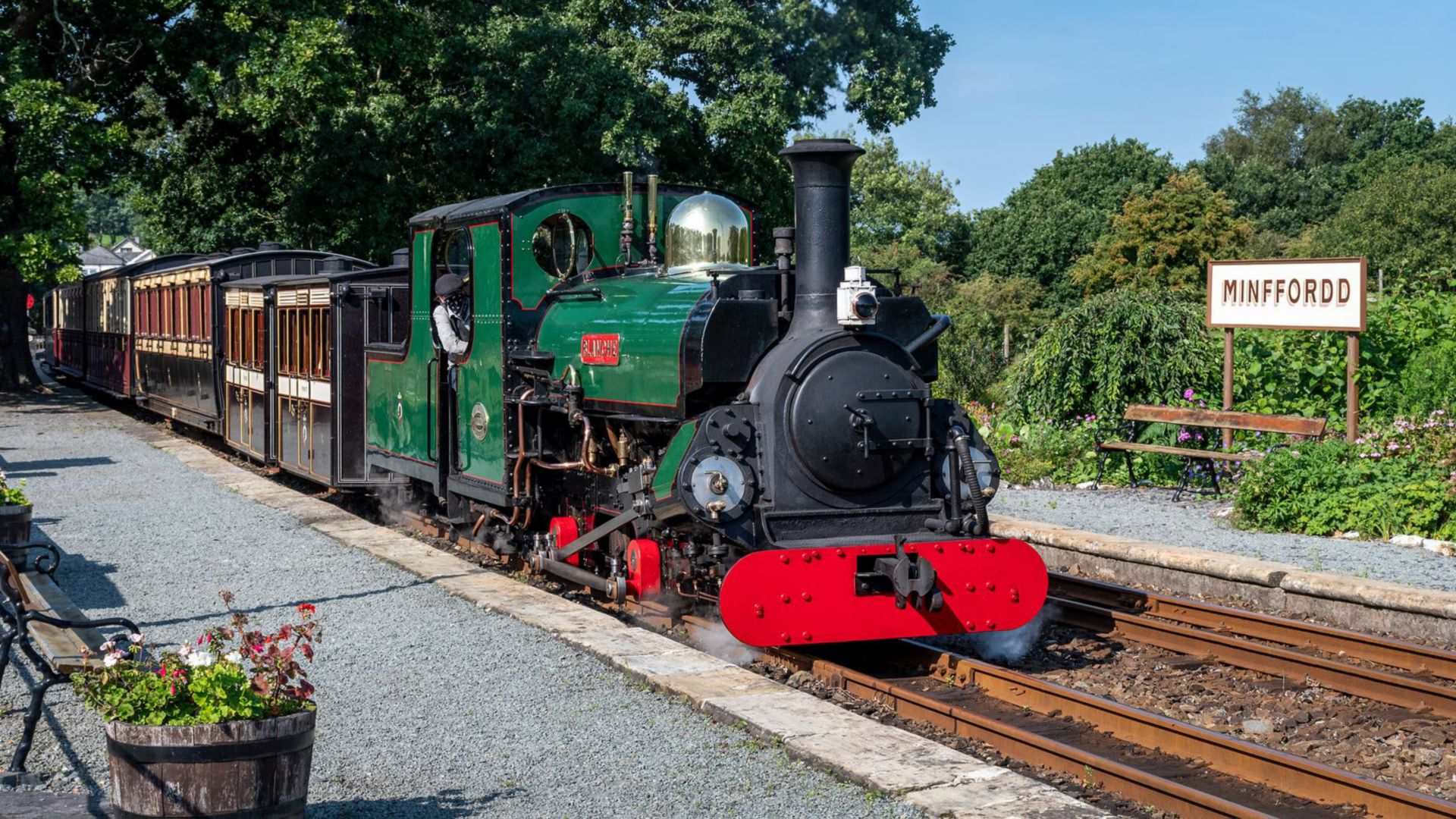 HLY01_FfestinioggRailway_001.jpg