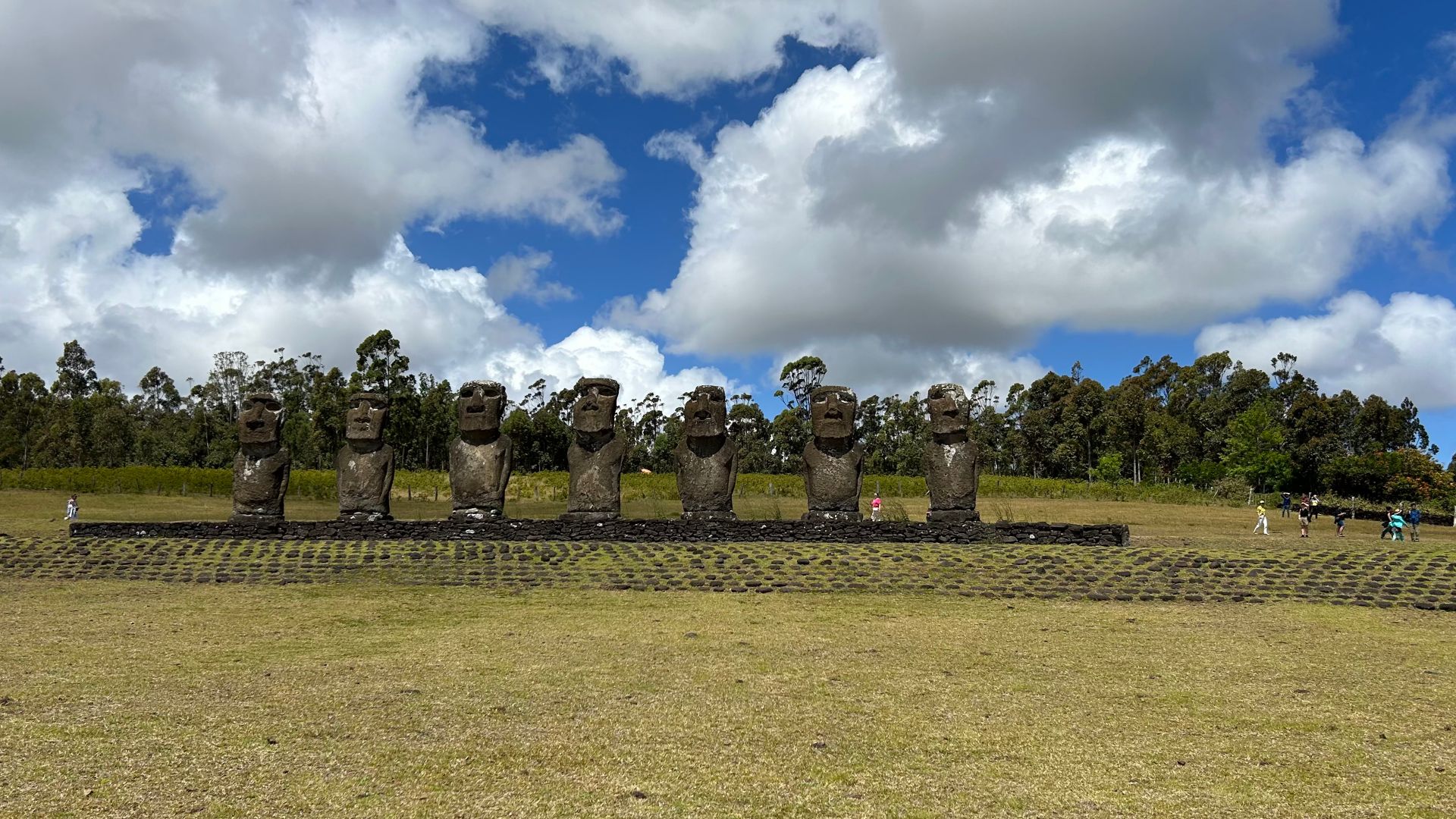 Die sieben Moai - Ahu Akivi und Siedlung Vaihu