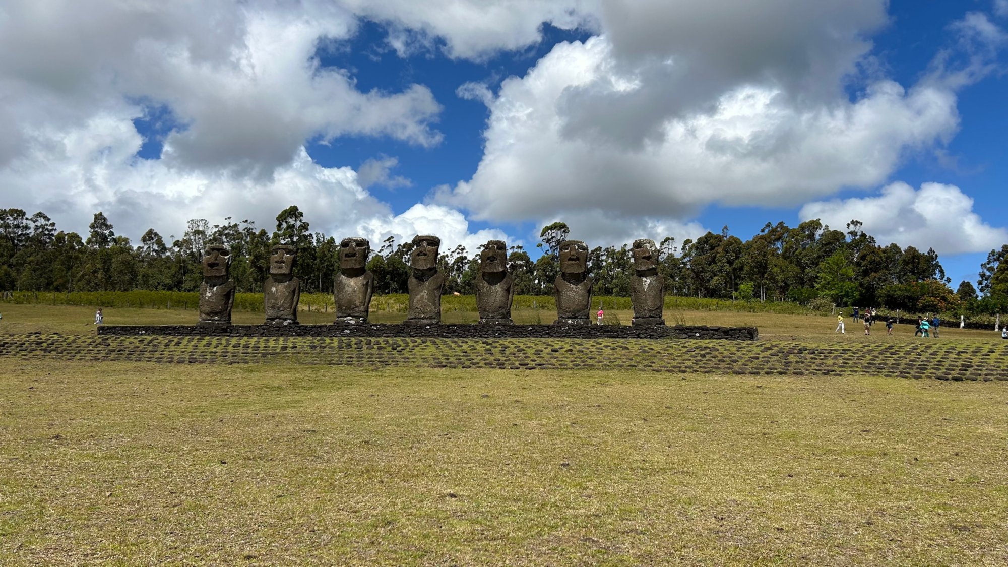 Die sieben Moai - Ahu Akivi und Siedlung Vaihu