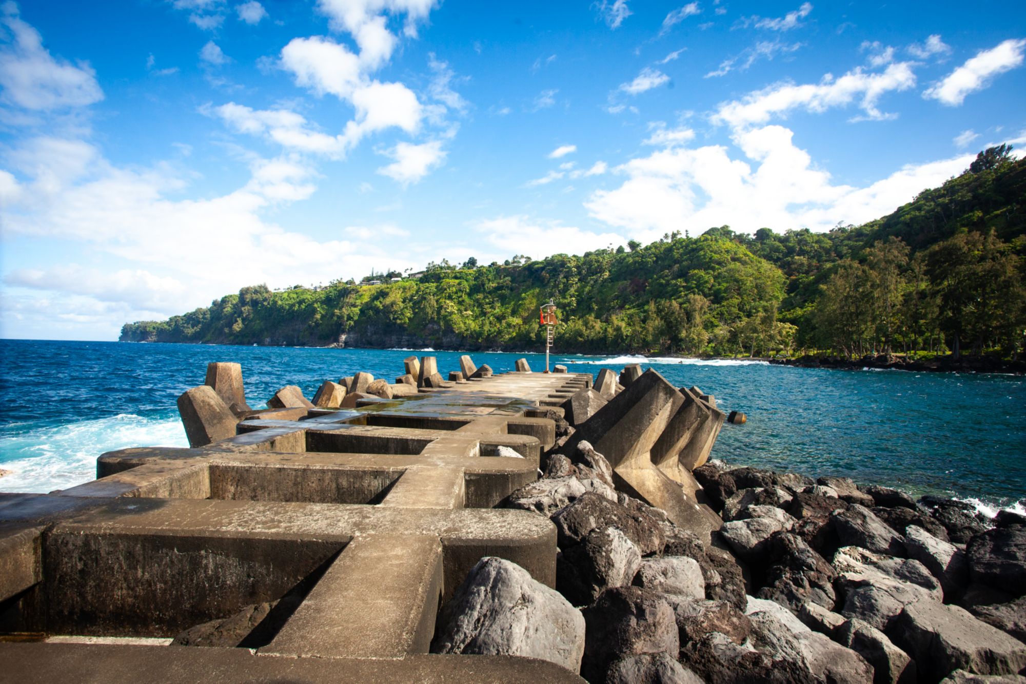 ITO04_HiloBayBreakwater_KapohoKineAdventures_2025_quer_007.jpg