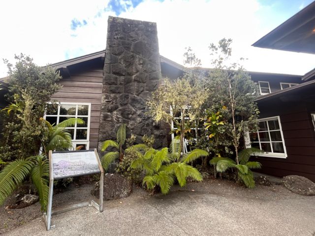 ITO17_KilaueaSummitWalkandVolcanoHouseHeritageExperience-VolcanoHouse3_MCAInc_2025_006.jpg