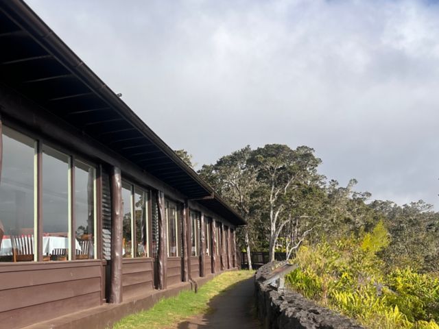 ITO17_KilaueaSummitWalkandVolcanoHouseHeritageExperience-VolcanoHouse5_MCAInc_2025_005.jpg