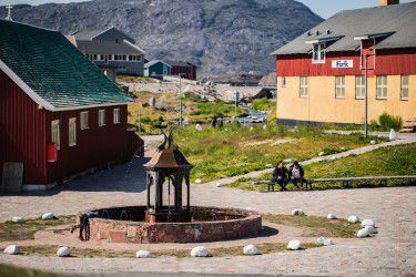 Komm an Land: Spaziergang durch Qaqortoq