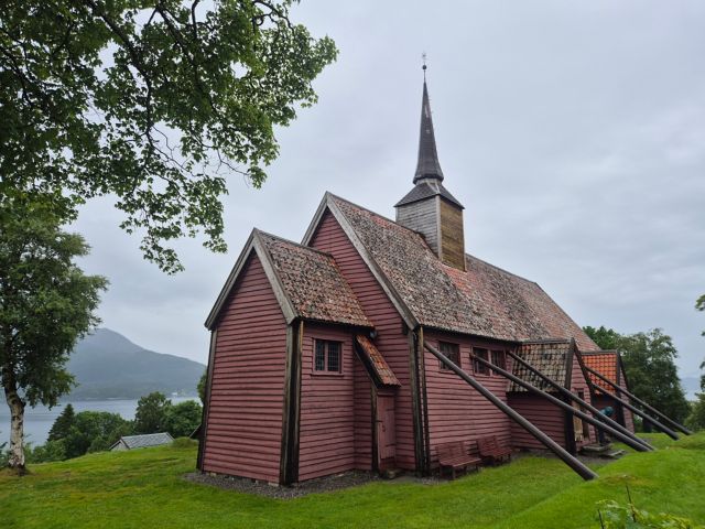 KSU02_KvernesStabkirche_LU_2026_quer3.jpg