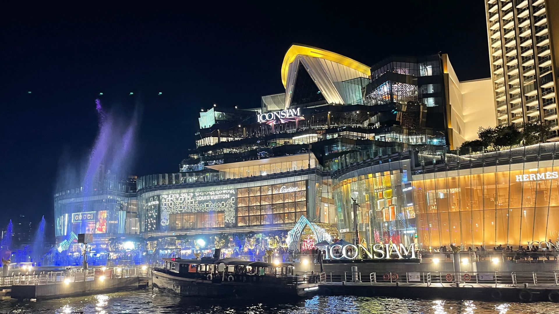 Abendliche Bootsfahrt auf dem Chao Praya