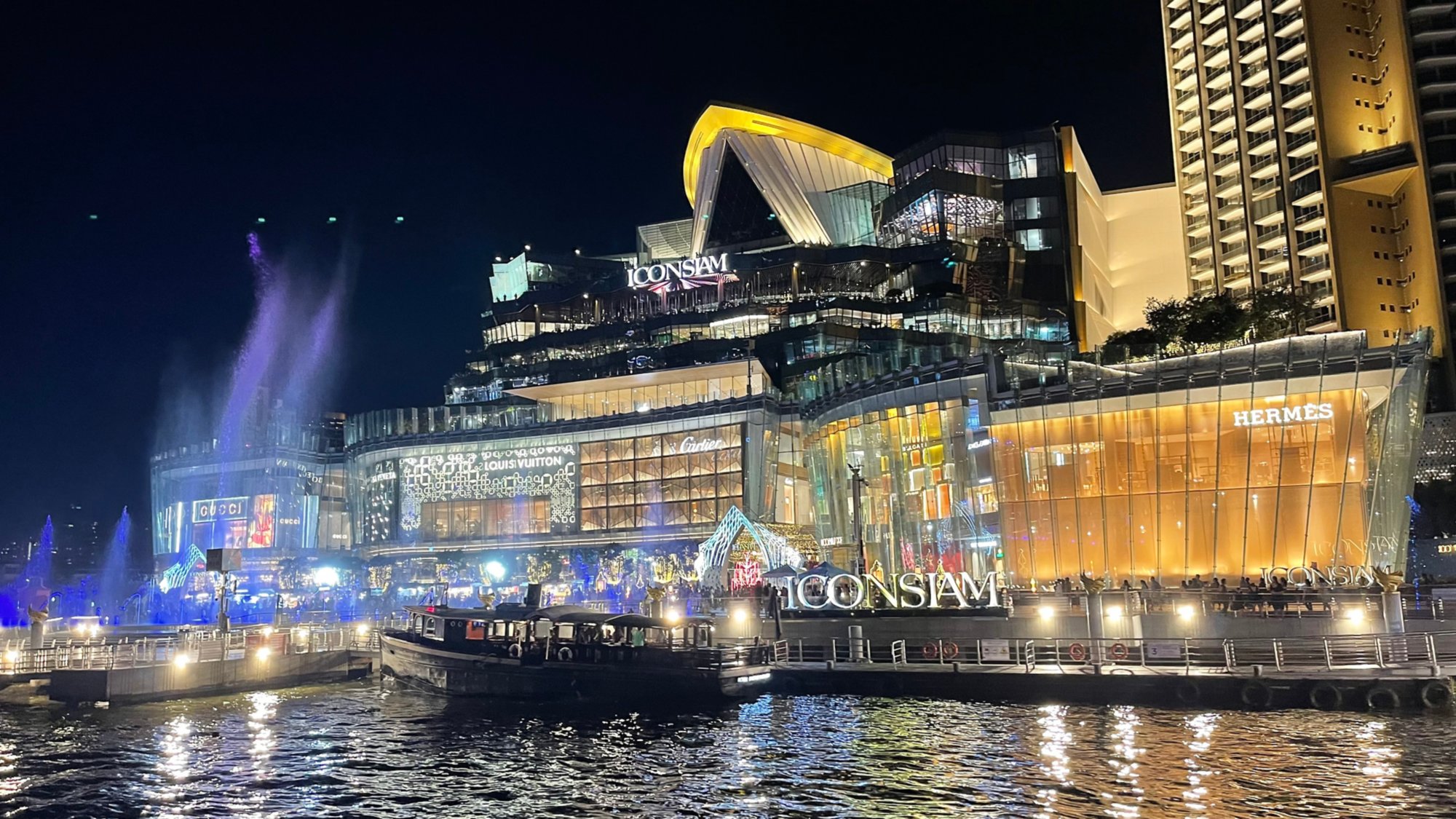Abendliche Bootsfahrt auf dem Chao Praya