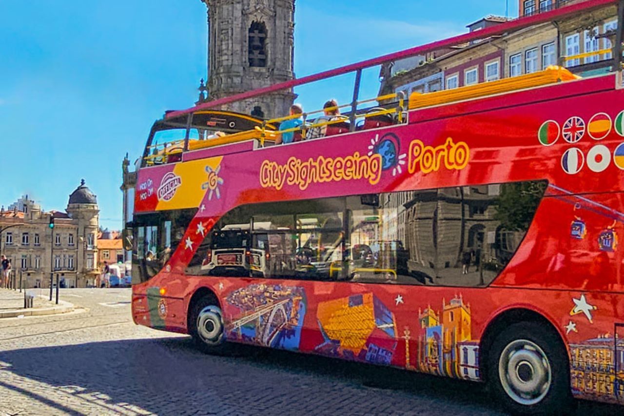 Hop-on-hop-off-Bus in Porto (inklusive Transfer)