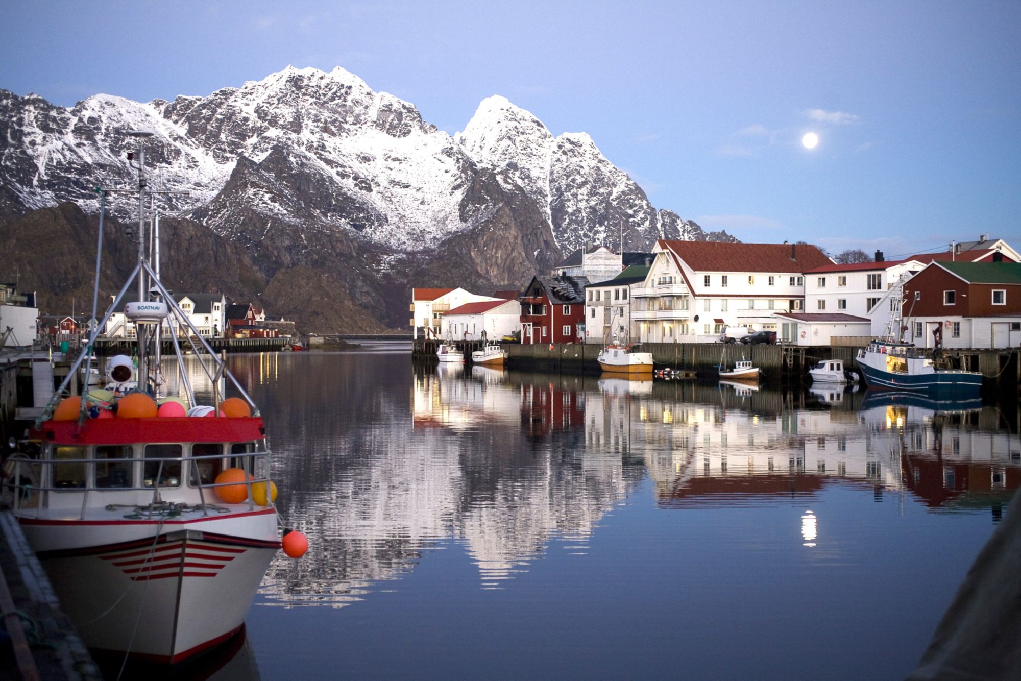 Henningsvær: Das malerische Künstlerdorf der Lofoten