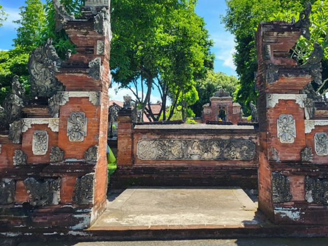 LOM01_LOM03_LOM05_LingsarTempel_BE_2024_quer.jpg