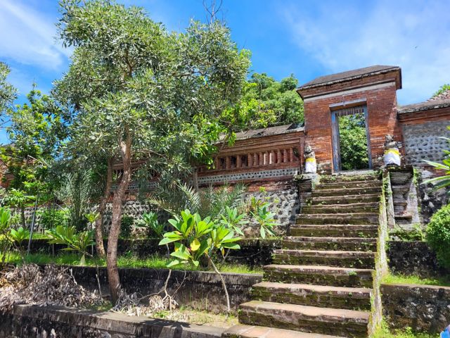 LOM01_LOM03_LOM05_LingsarTempel_BE_2024_quer3.jpg
