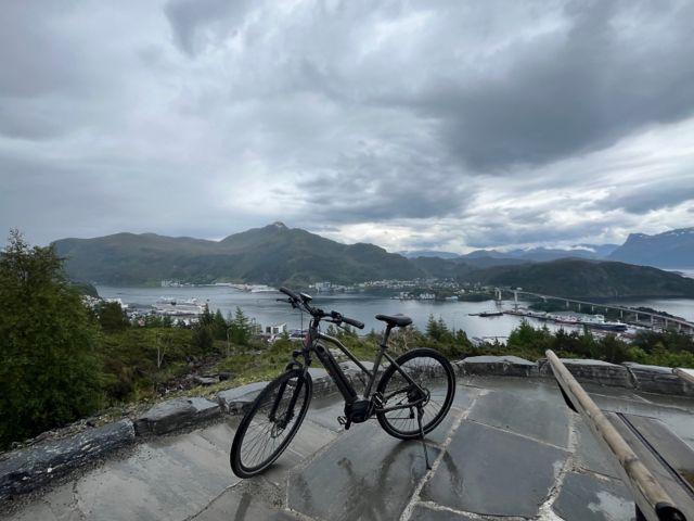MAYB43_AusichtspunktSchiffamStausee_BE_2024_quer_001.jpg
