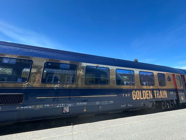 MOL09_GoldenTrain_PR_2025_quer_001.jpg