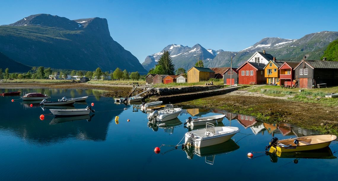 Malerische Landschaftsfahrt nach Eresfjord