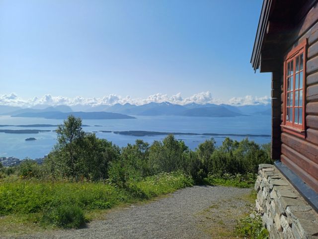 MOL_MOLB04_AussichtVarden_PR_2025_quer2.jpg