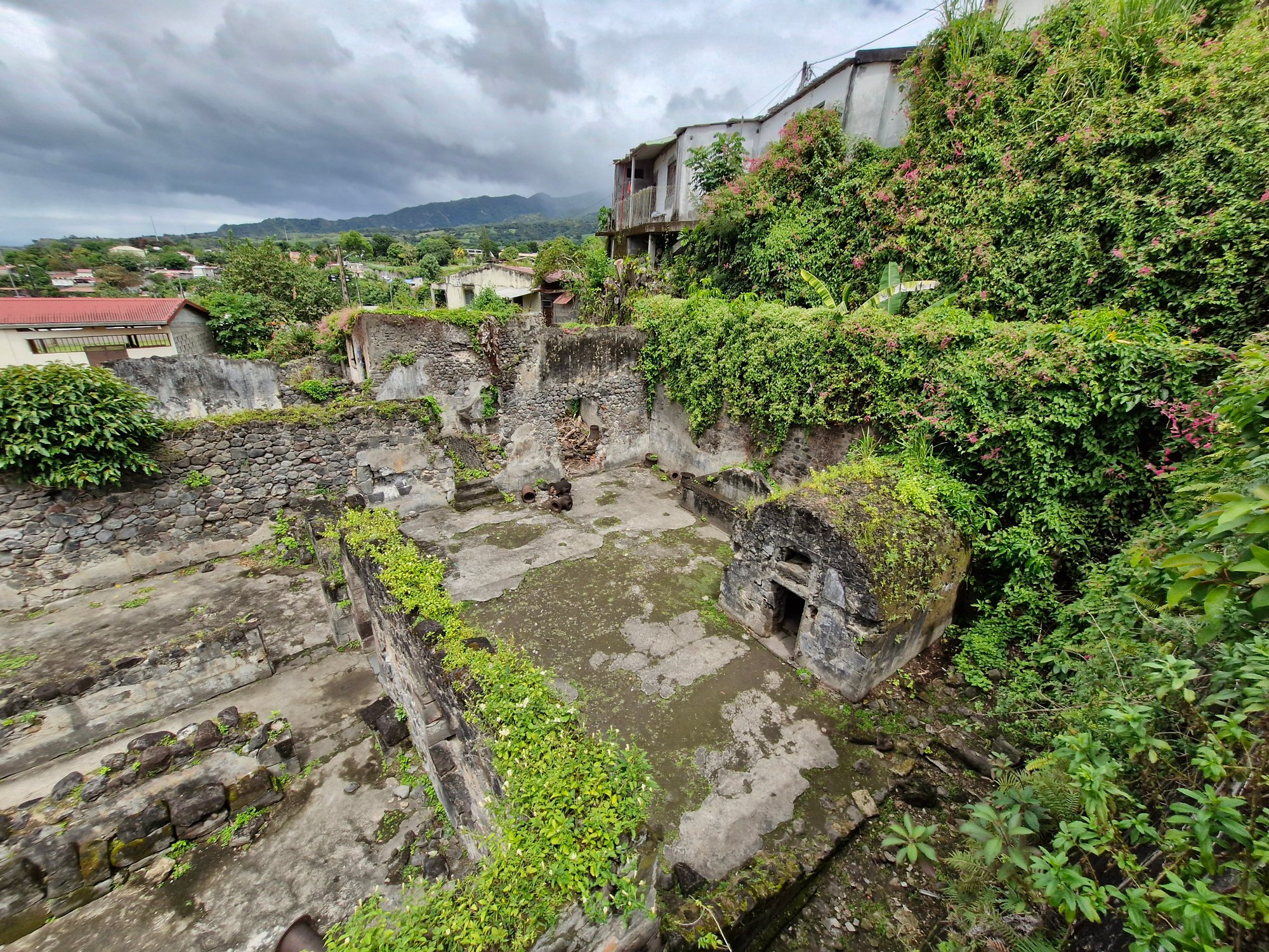 Ruinenstadt St. Pierre und Rumdestillerie