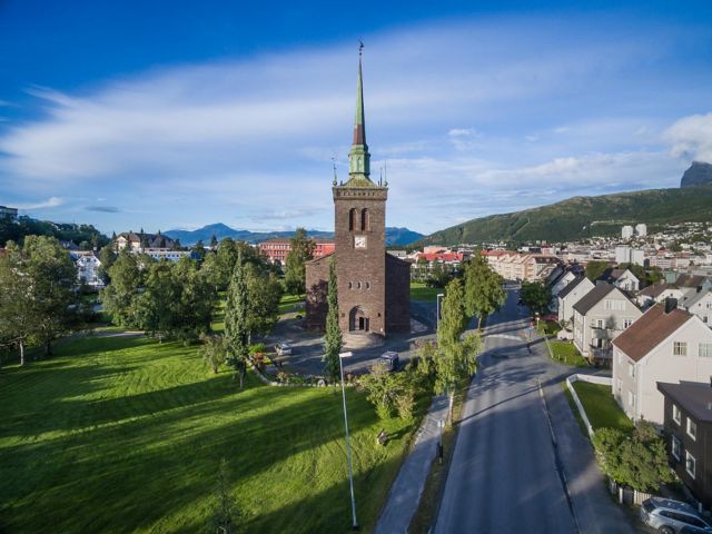 Narvik kirke ligger i bydelen Frydenlund i Narvik i Nordland. Kirka er ei treskipet langkirke i stein med 700 sitteplasser. Den ble innviet den 16. desember 1925. Arkitekt for kirka var Olaf Nordhagen.