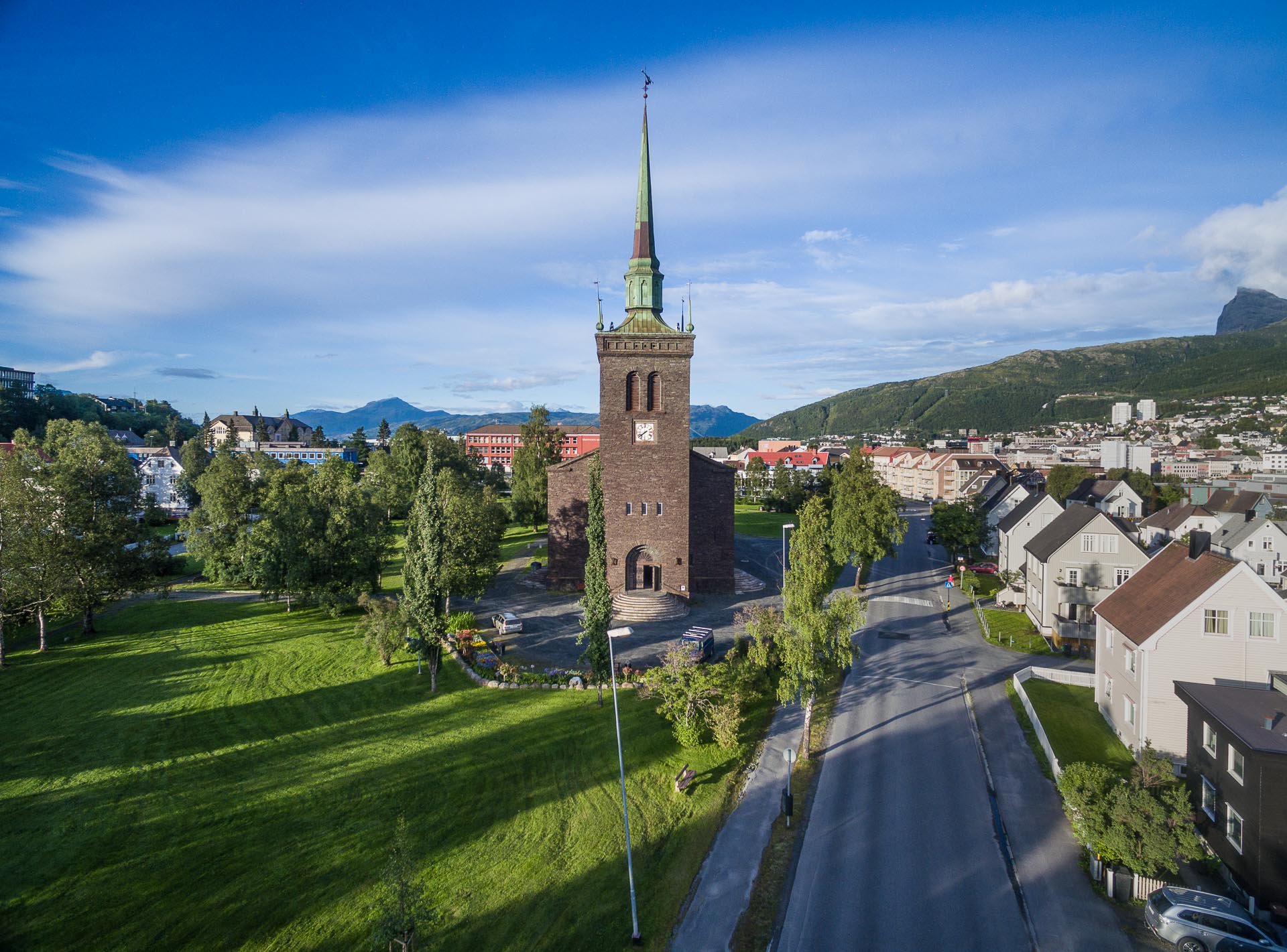 Narvik kirke ligger i bydelen Frydenlund i Narvik i Nordland. Kirka er ei treskipet langkirke i stein med 700 sitteplasser. Den ble innviet den 16. desember 1925. Arkitekt for kirka var Olaf Nordhagen.
