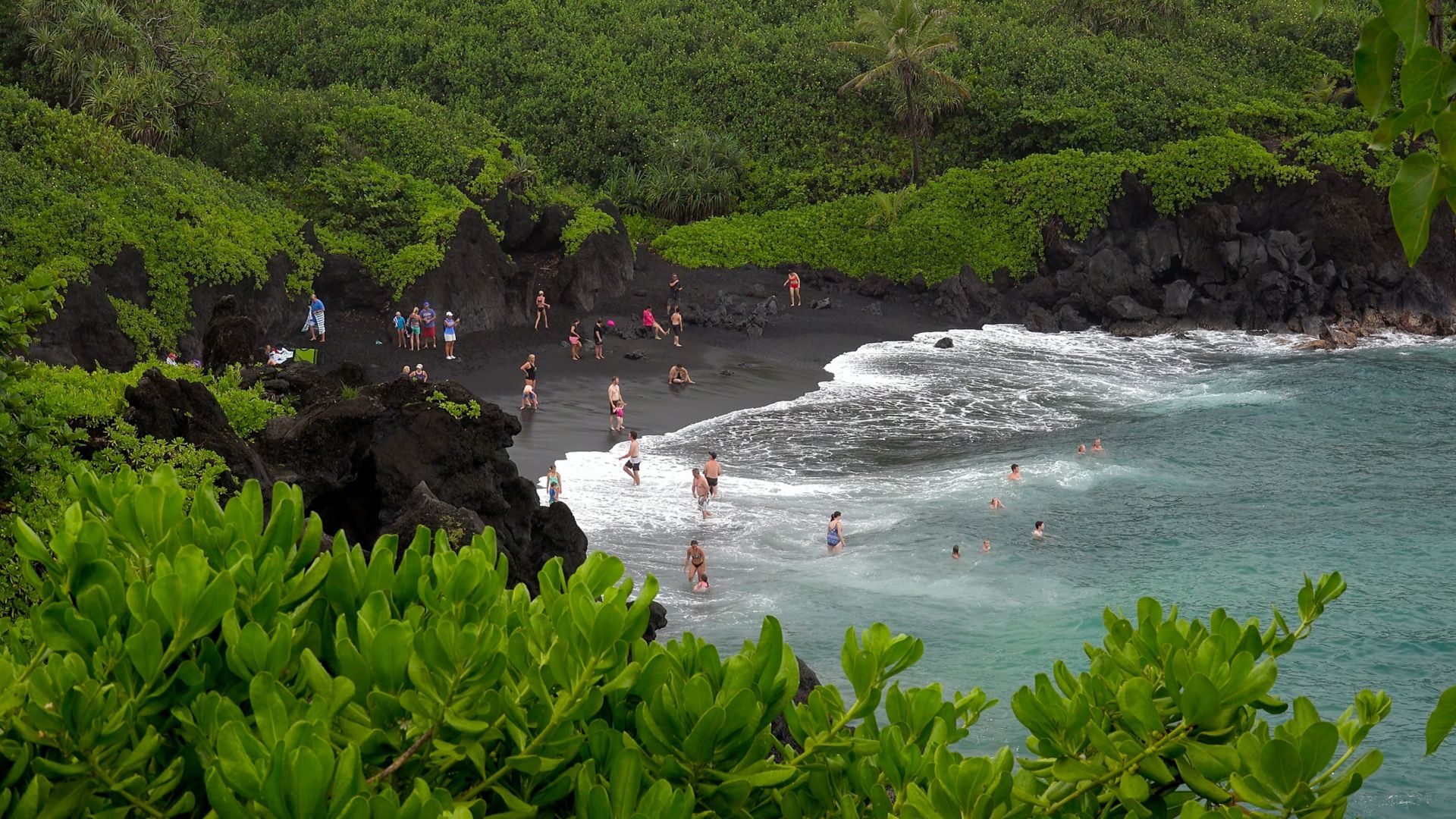 OGG07_Temptationtours_Waianapanapawithswimmers_005.jpg