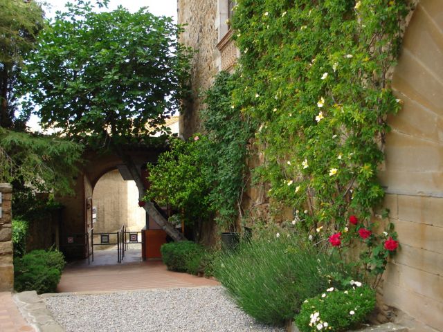 Salvador Dalí und die Burg von Púbol