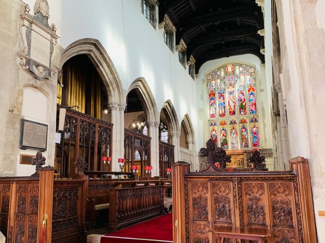 PLD16_St.ThomassChurchinside_MA_2025_quer.jpg