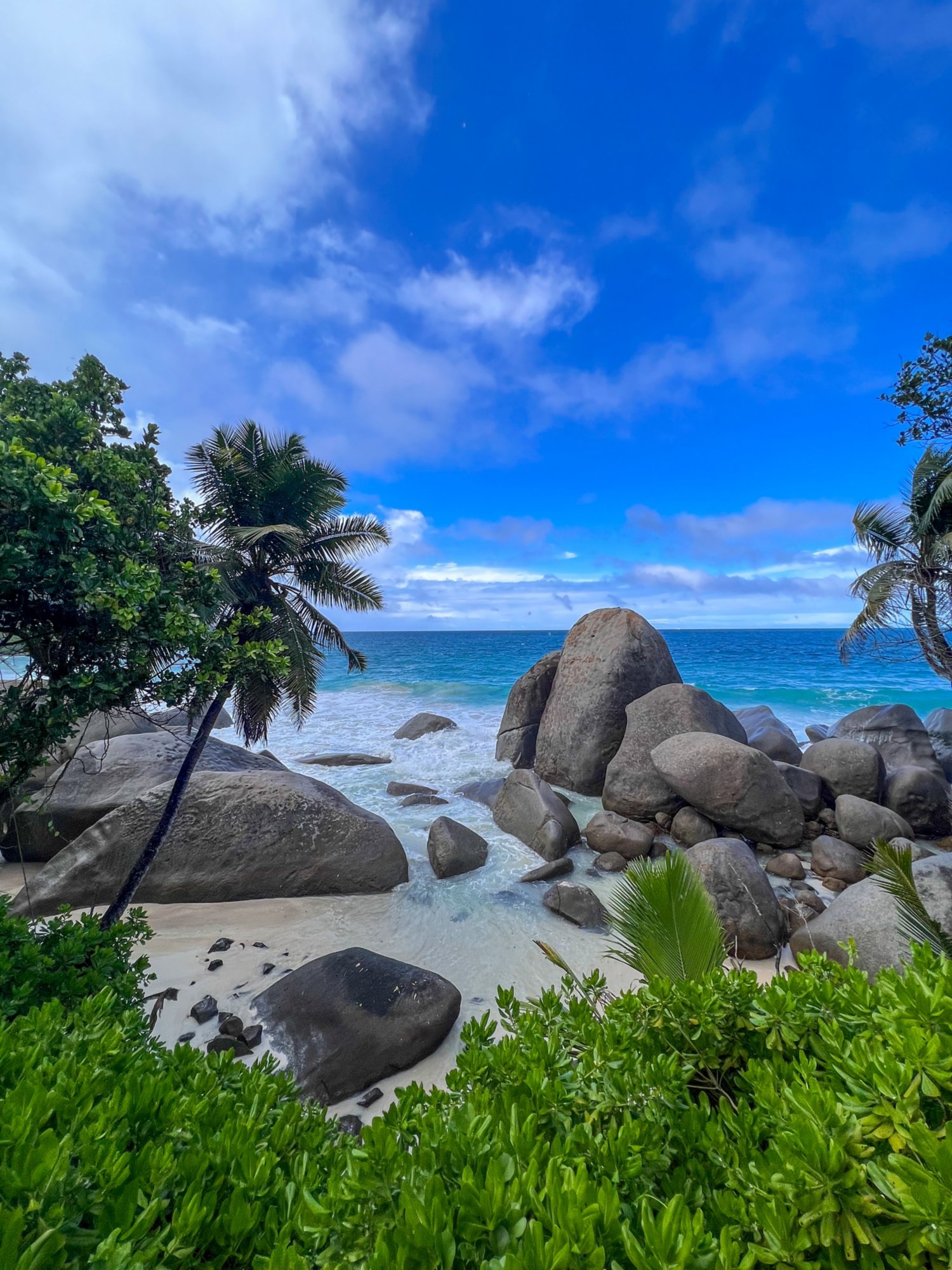 Lebendiger Inselnorden und Entspannen am Beau Vallon Beach