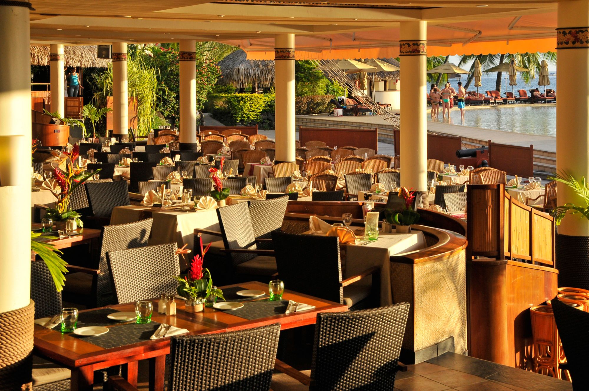 PPT27_intercontinental-tahiti-resort--spa-te-tiare-restaurant_5778902228_o.jpg
