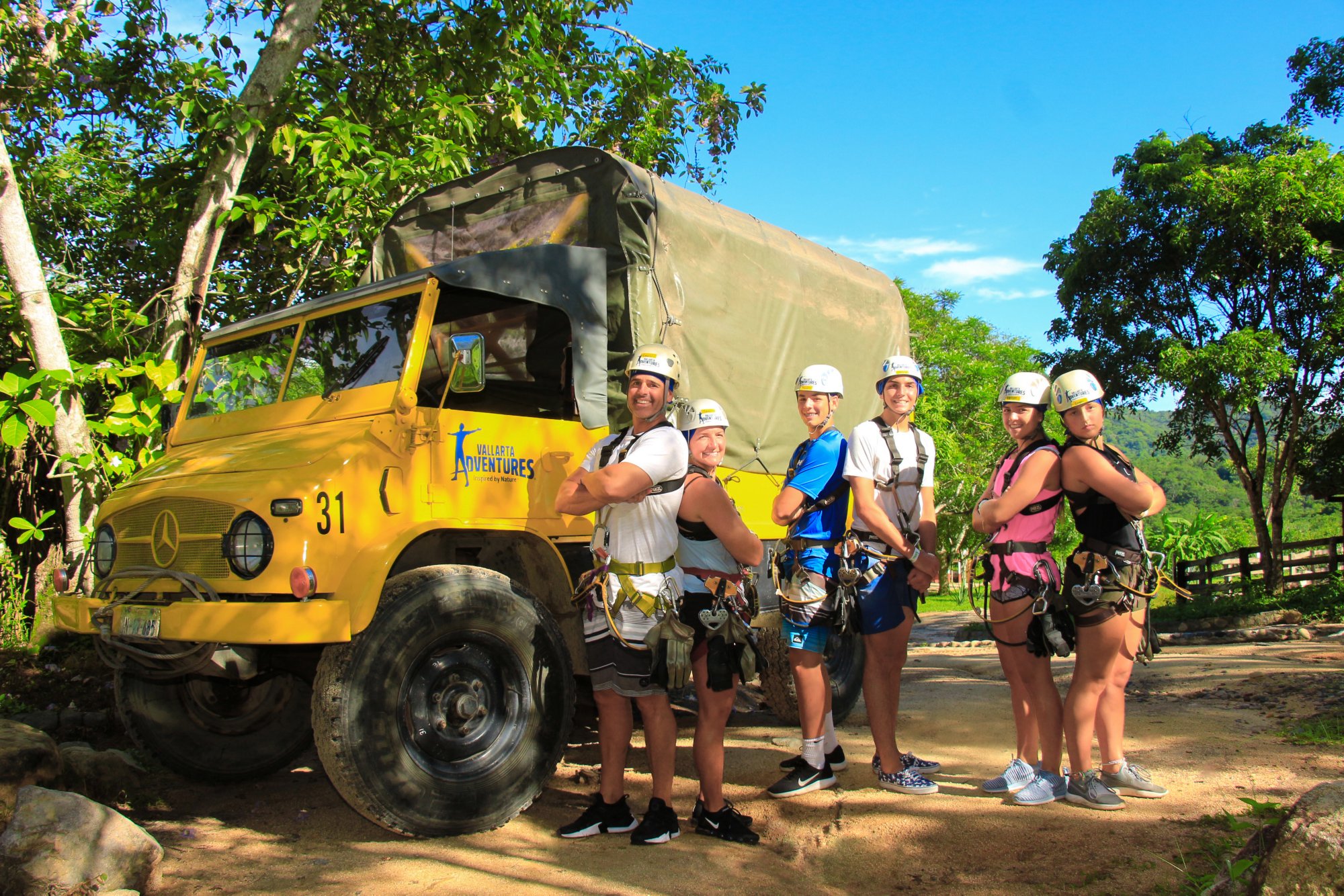 Survival-Training und Maultierreiten im Dschungel