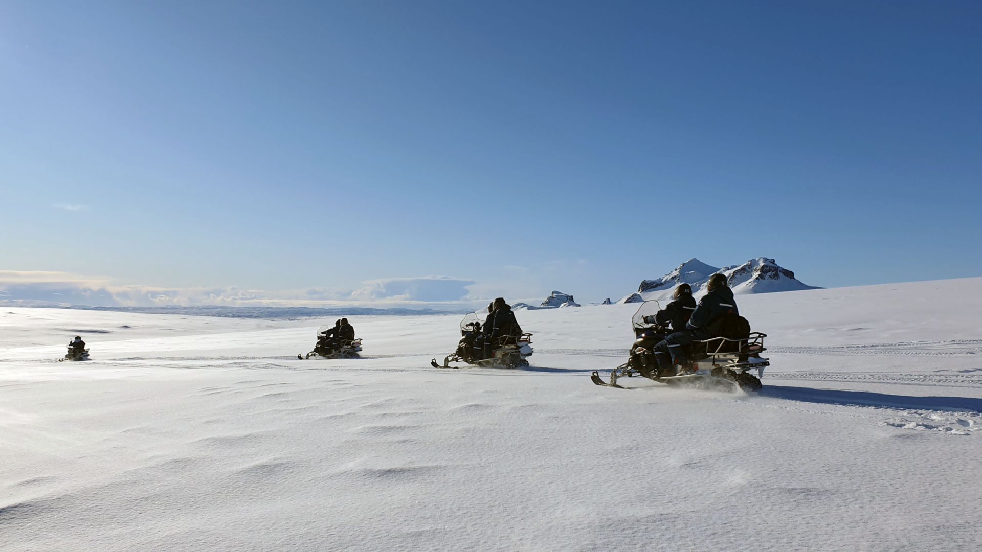 Golden Circle und Schneemobil‑Abenteuer (Doppelnutzung)