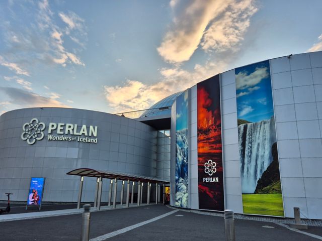 AIDA Shuttle & Ticket für das Perlan Naturkundemuseum
