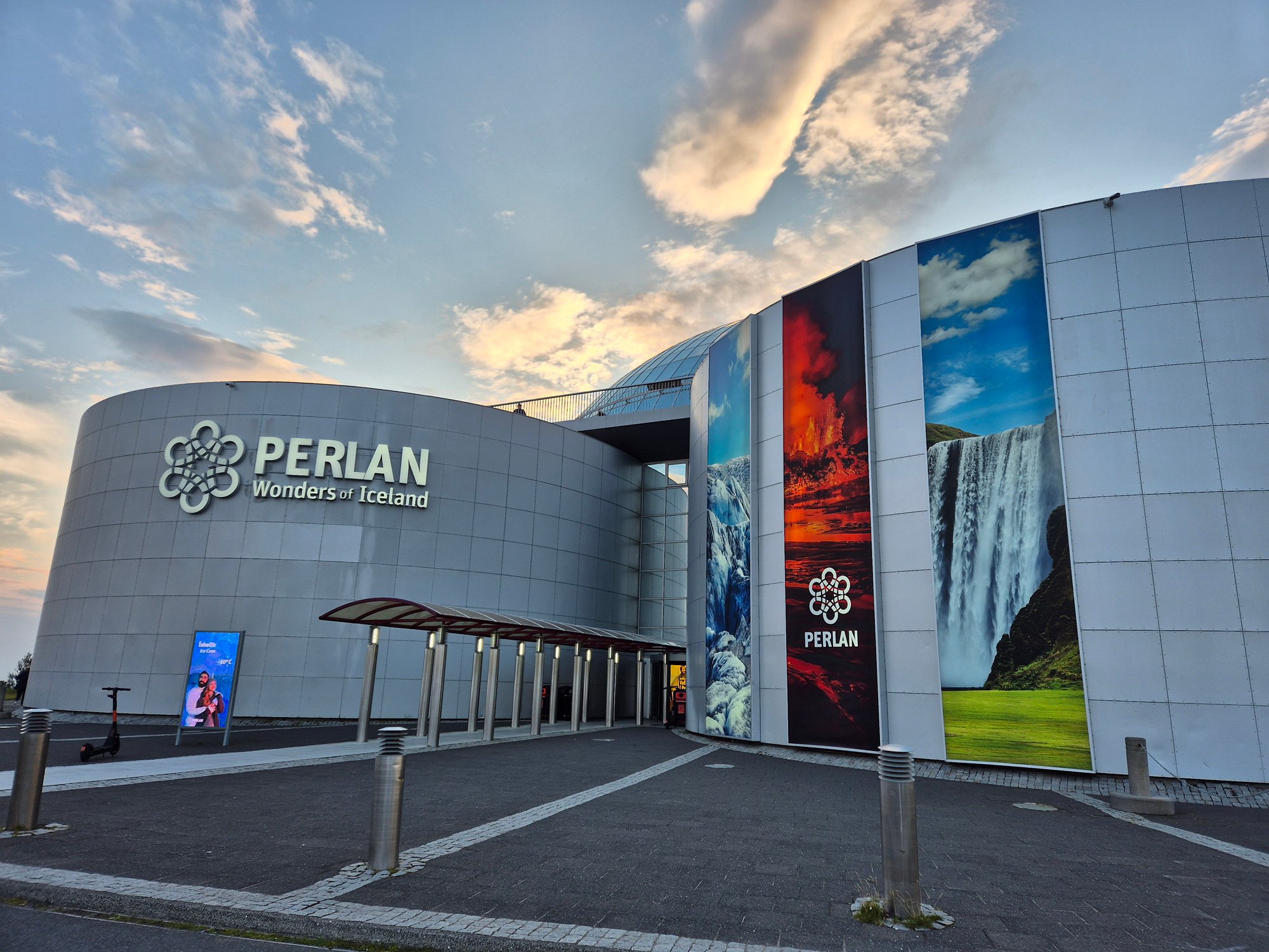 AIDA Shuttle zum Perlan Naturkundemuseum