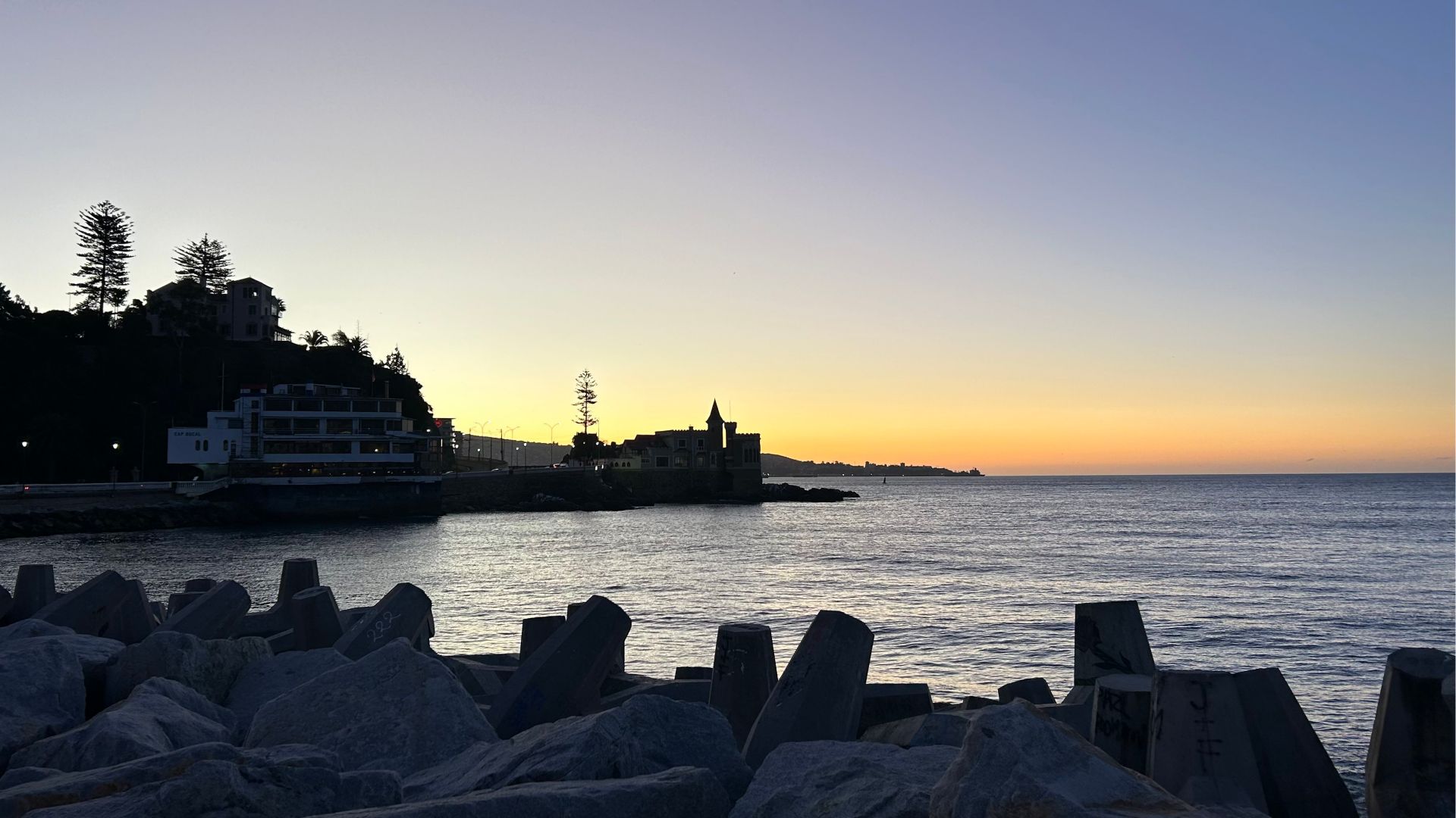 SAI_SAI09_SonnenuntergangKueste_SO_2024_quer.jpg