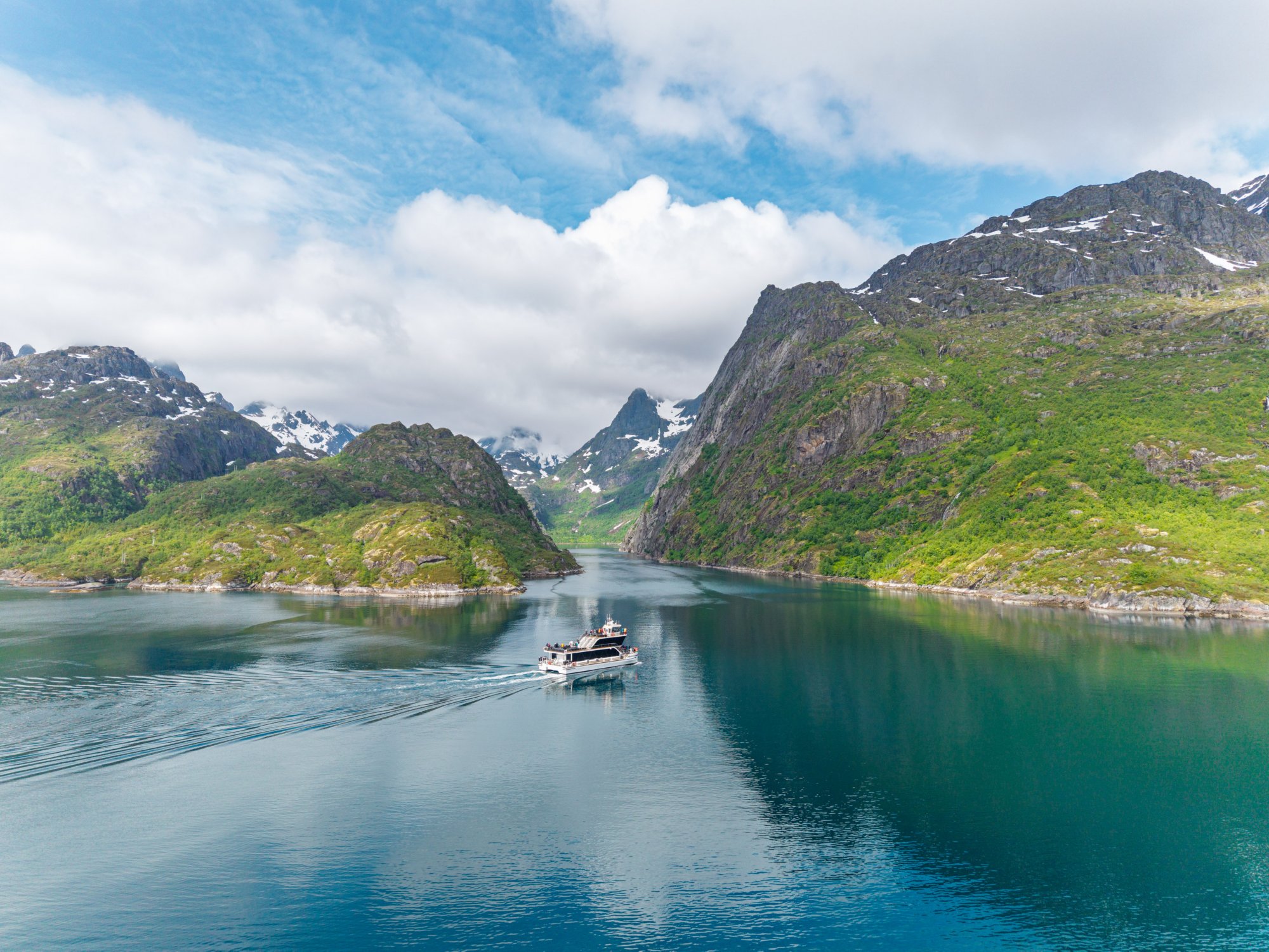 Trollfjord - Atemberaubendes Naturschauspiel im sommerlichen Sortland