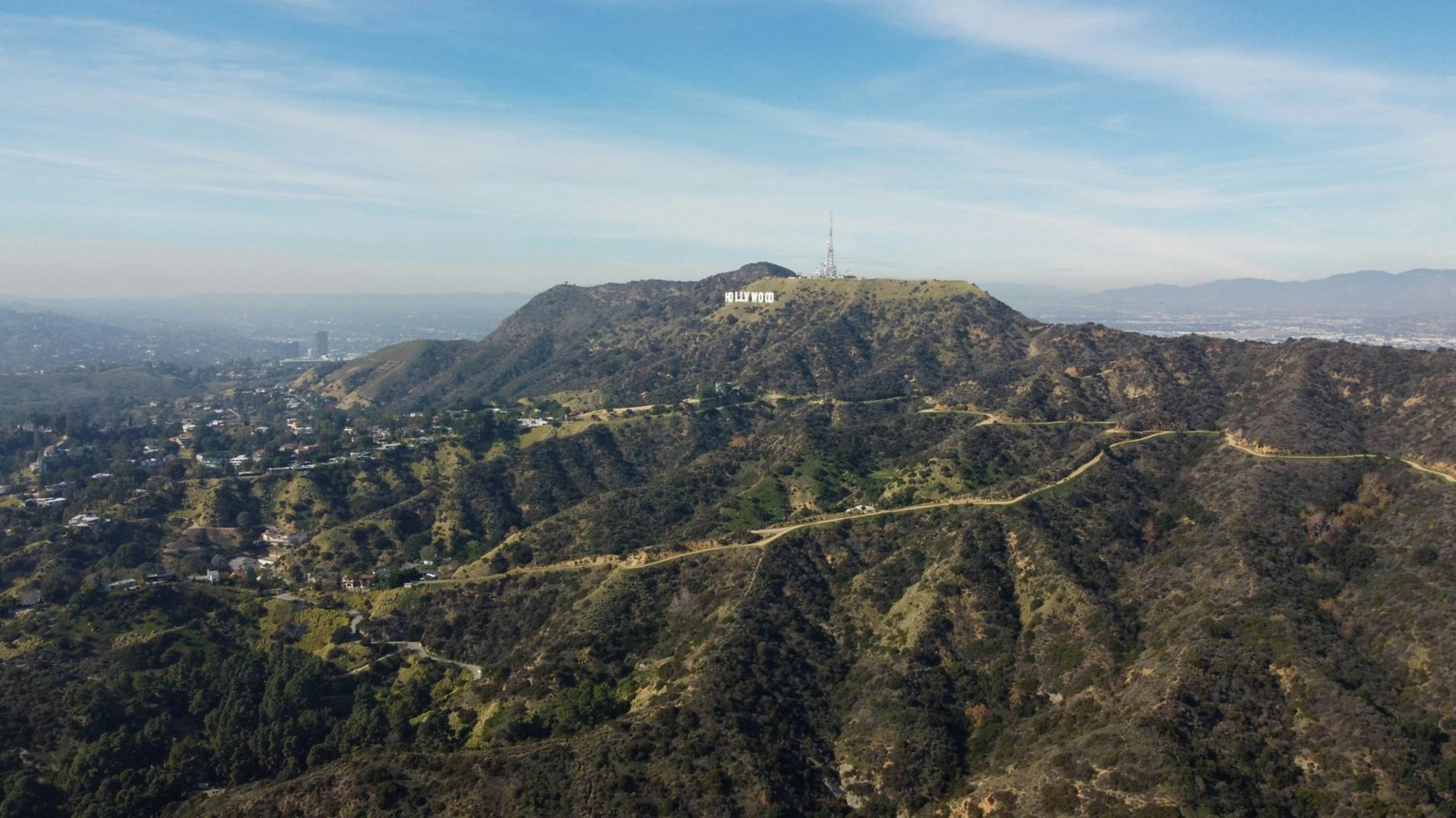 SPQ11_HollywoodSign_Onward_2025_quer_002.jpg