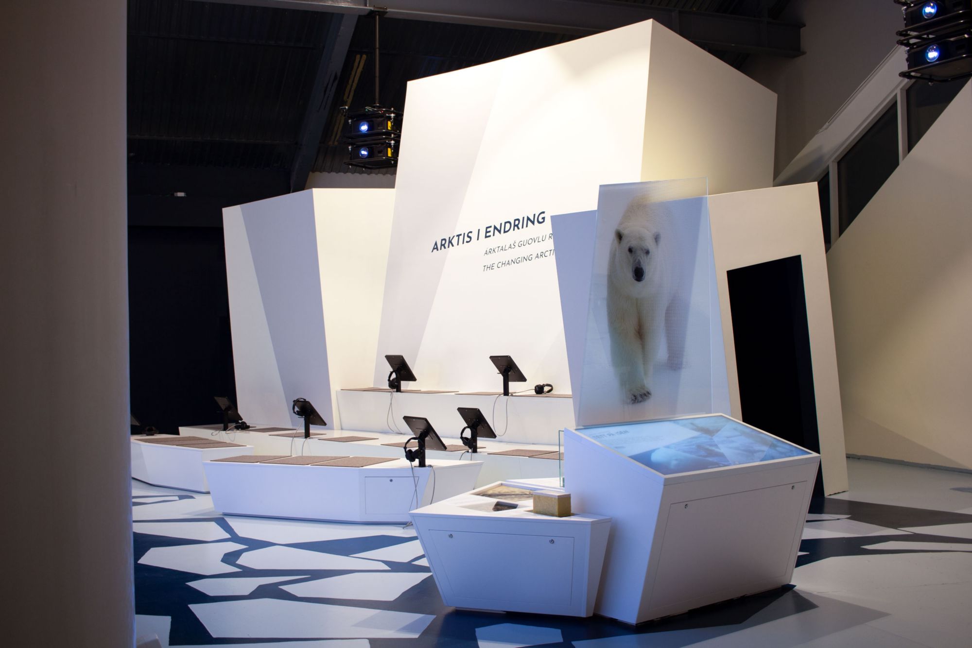 TROX01_Exhibition-TheChangingArctic_quer_002.jpg