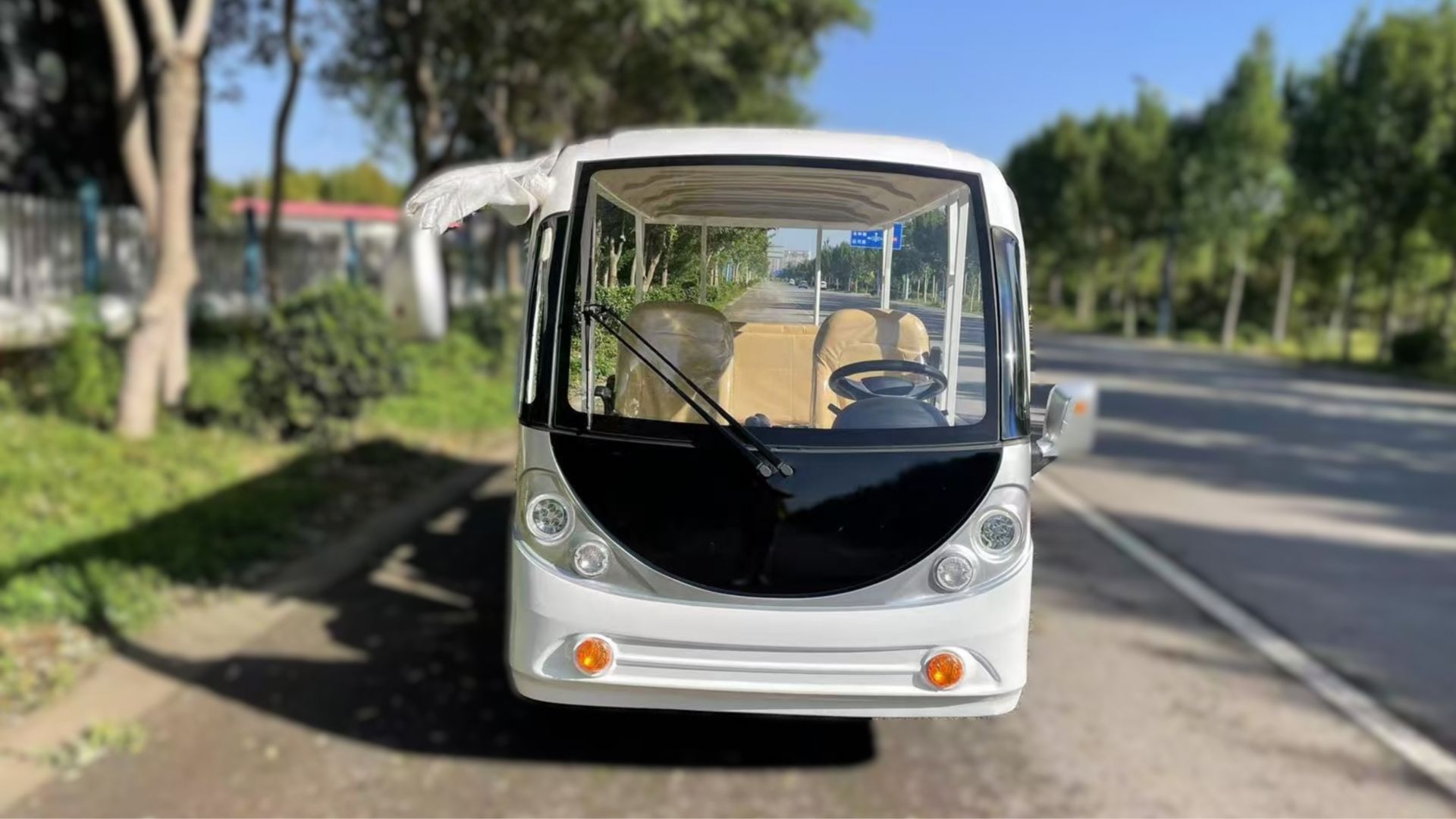 VBY_VBY13_Golfcart-bus_BG_quer_2026.jpg