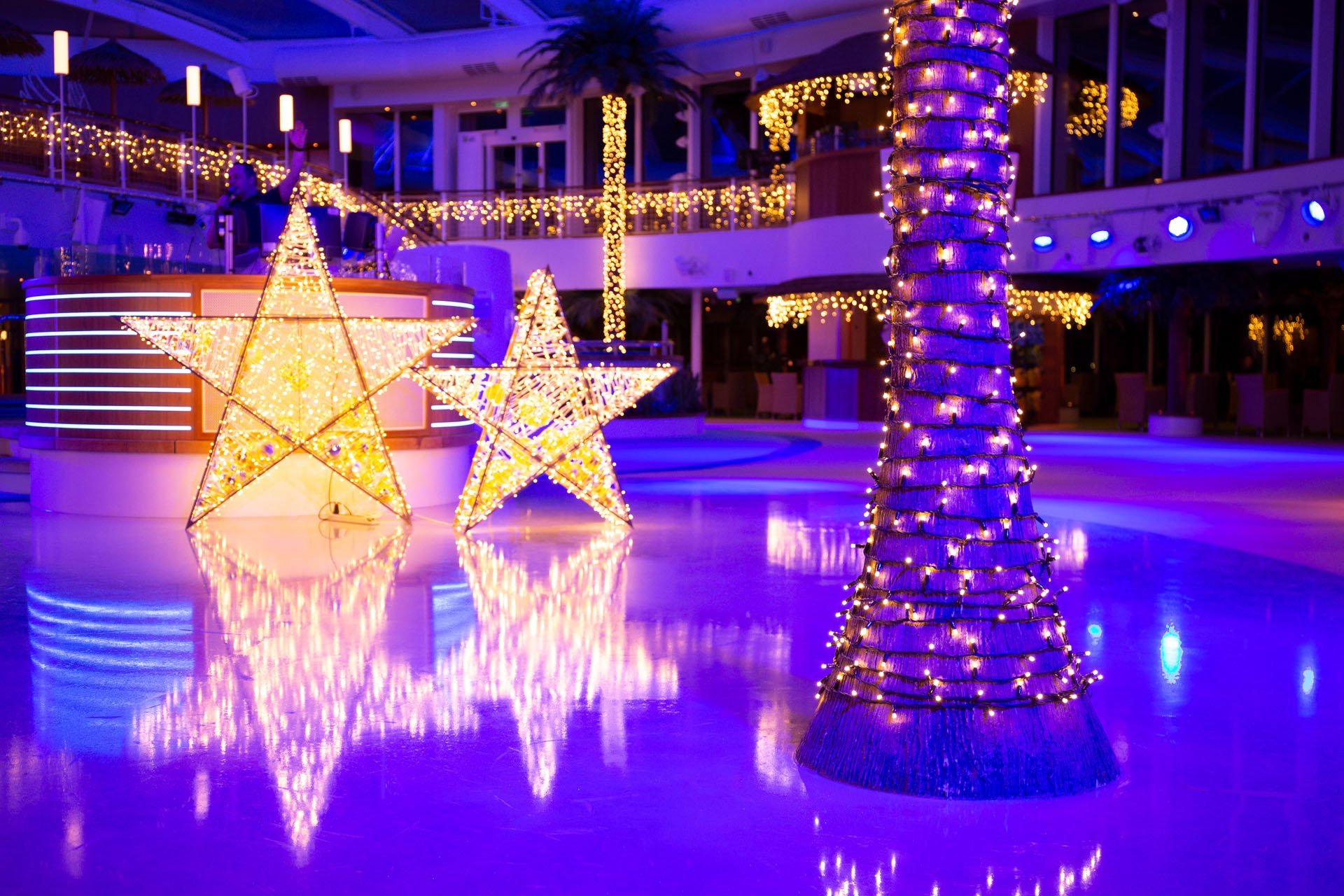 Zehn gute Gründe für Feiertage an Bord von AIDA – von Adventssingen bis Zimtaufguss 