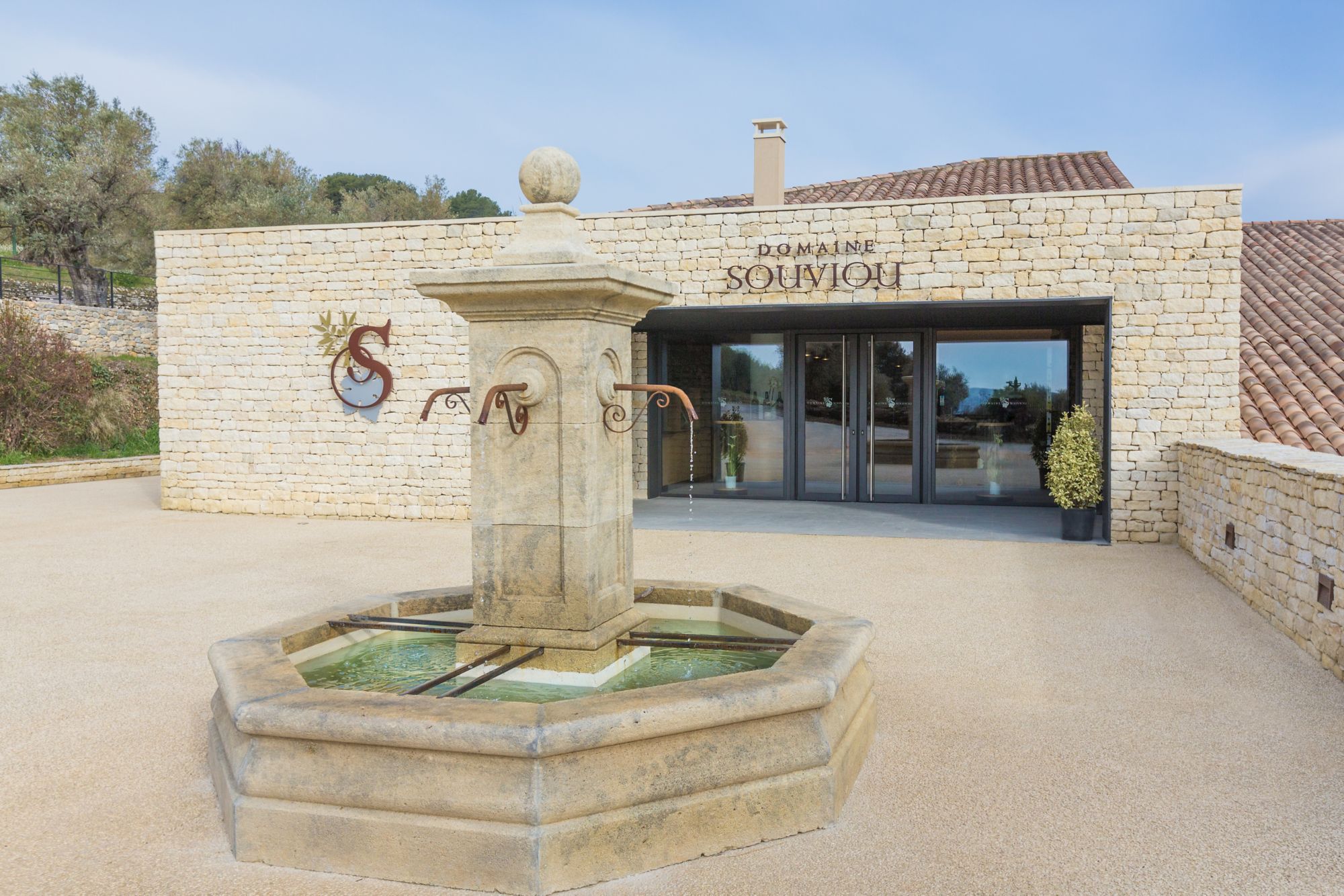YNE08_FR_MRS_LeBeaussetDomaineSouviouentrance_001.jpg
