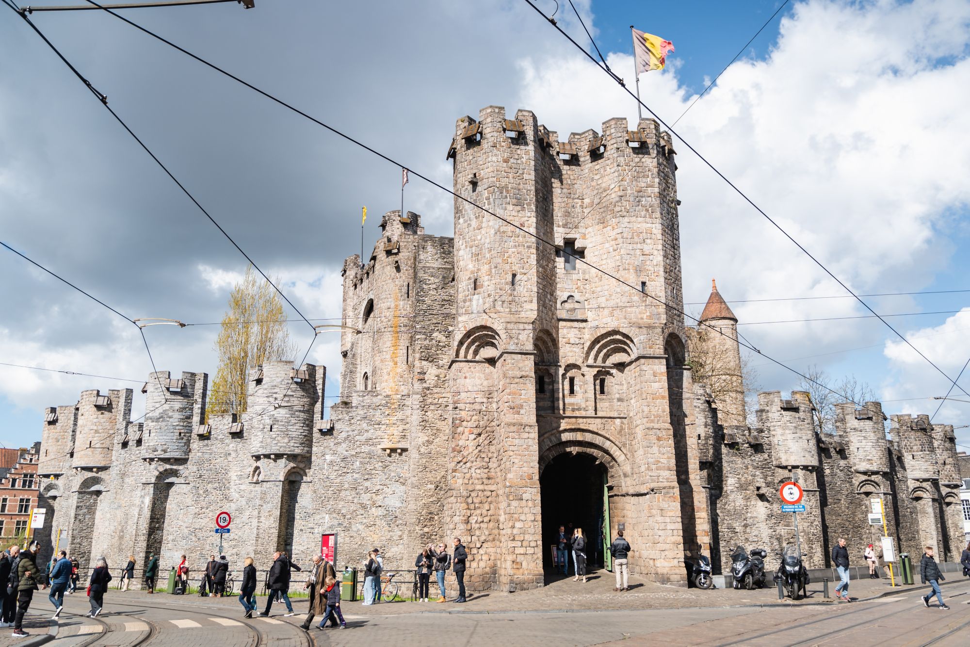 ZEE45_Gravensteen_Eingang_DeBuck_2026_quer_005.jpg